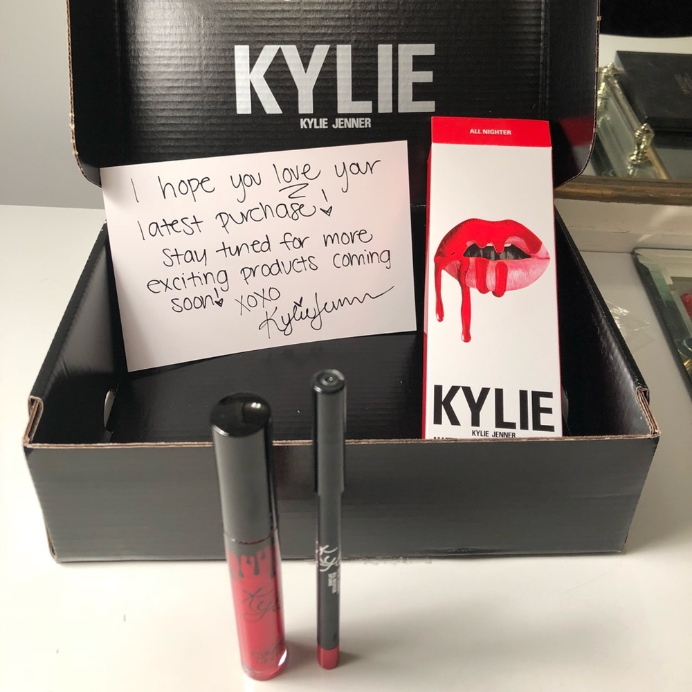 Kylie Cosmetics All Nighter Lip Kit